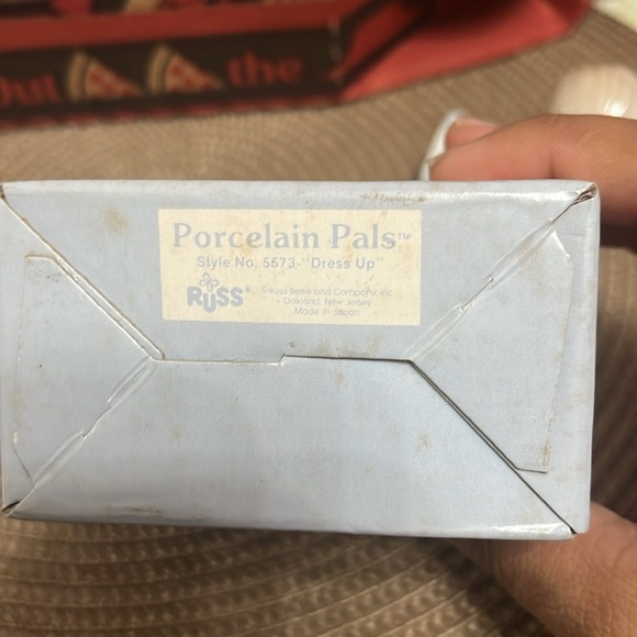 Vintage Russ Porcelain Pals “Dress up” - Picture 6 of 6